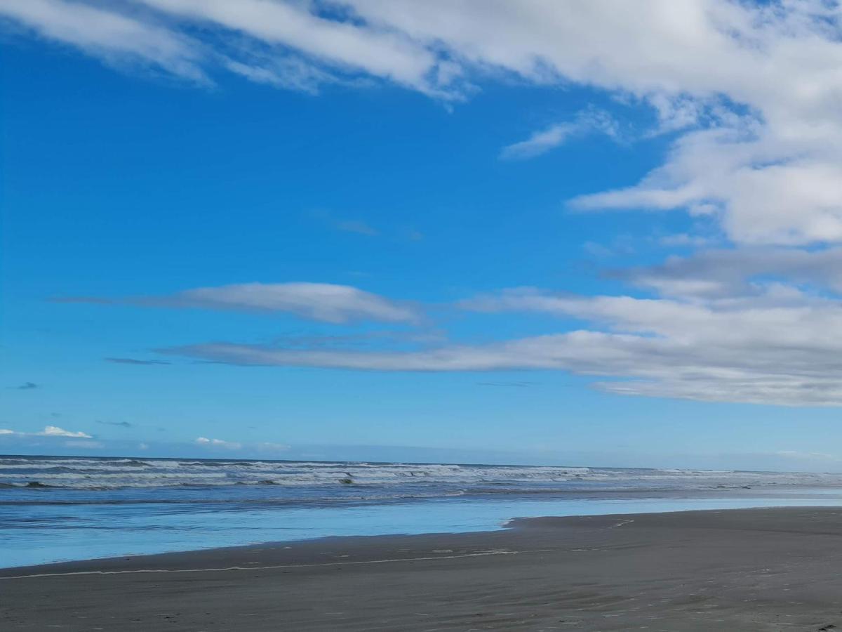 Ap Padrao Pe Na Areia Centro Top Монгагуа Экстерьер фото