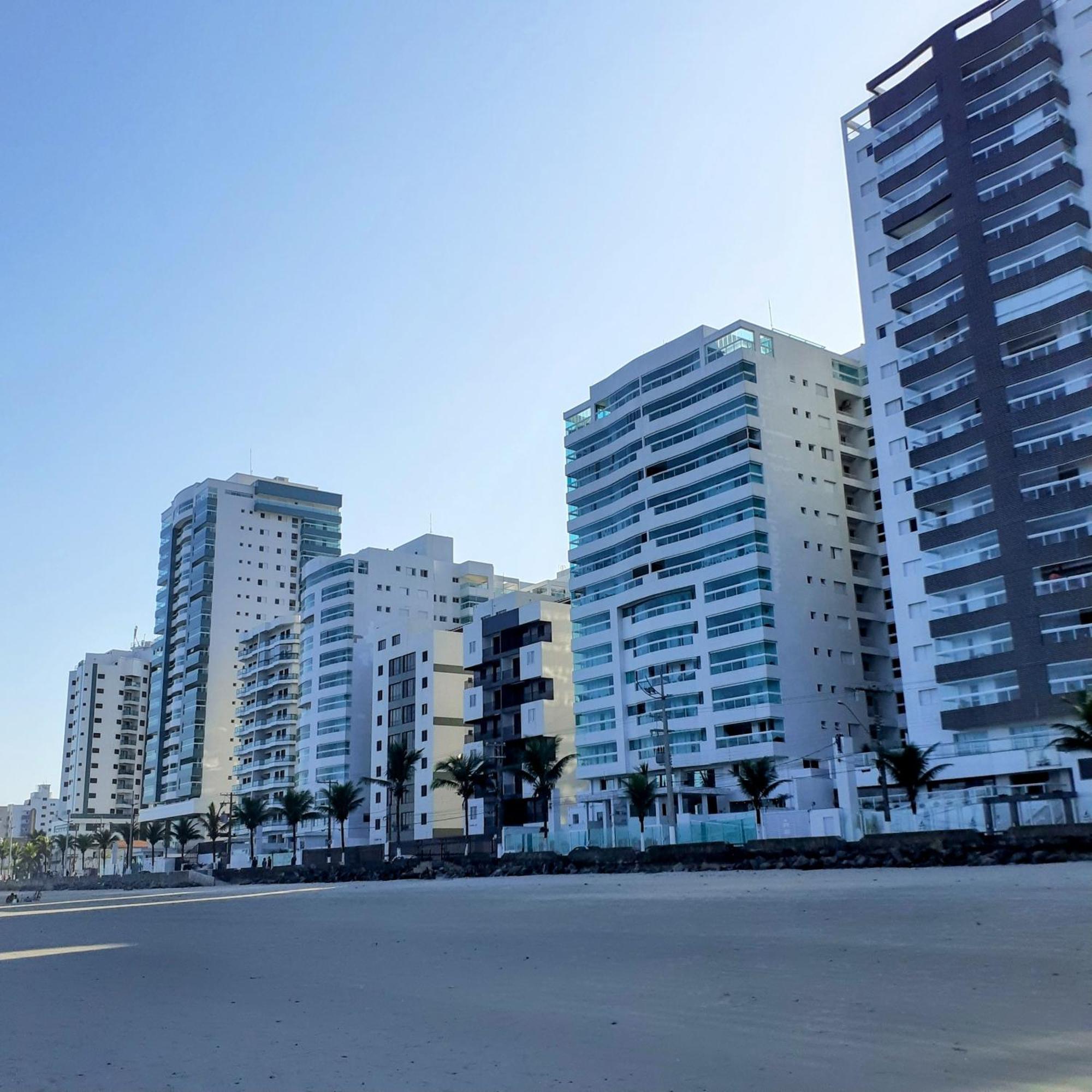 Ap Padrao Pe Na Areia Centro Top Монгагуа Экстерьер фото